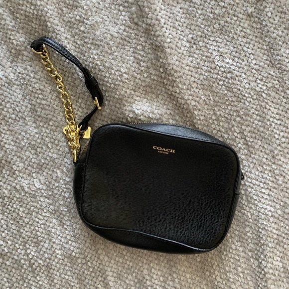 Coach Clutch - Picture 1 of 3